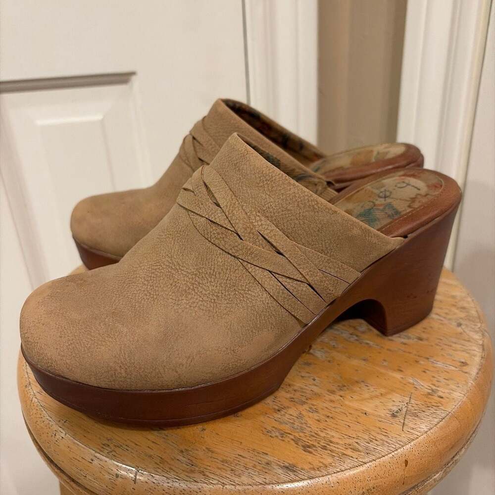 b.o.c. Cadi Women's Woven Strap Platform Clog Mules
